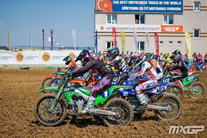 Courtney Duncan charges hard off the WMX start line